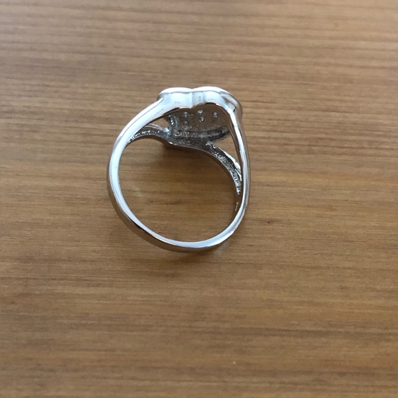 Ring - Picture 3 of 4